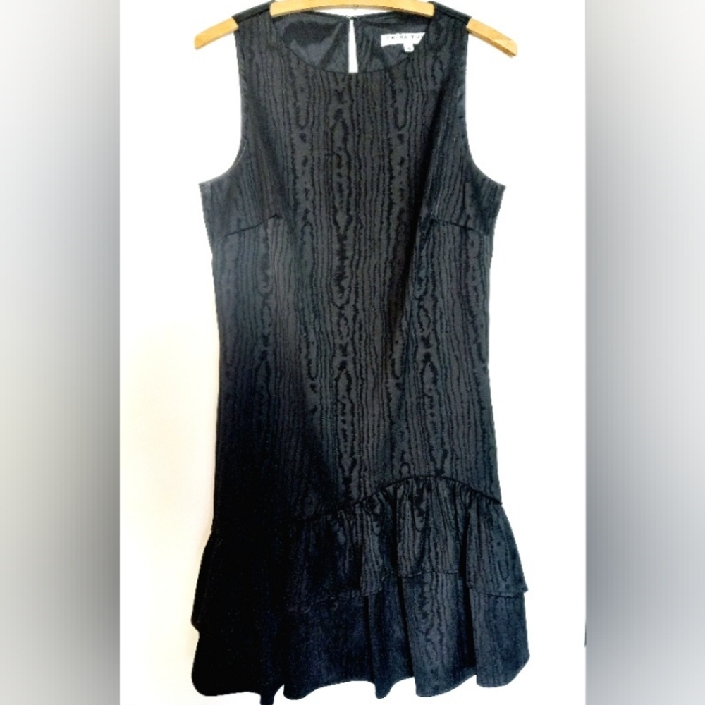 TRINA TURK Black Textured Taffeta Ruffled Hem Cocktail Dress Size 4 Made in USA